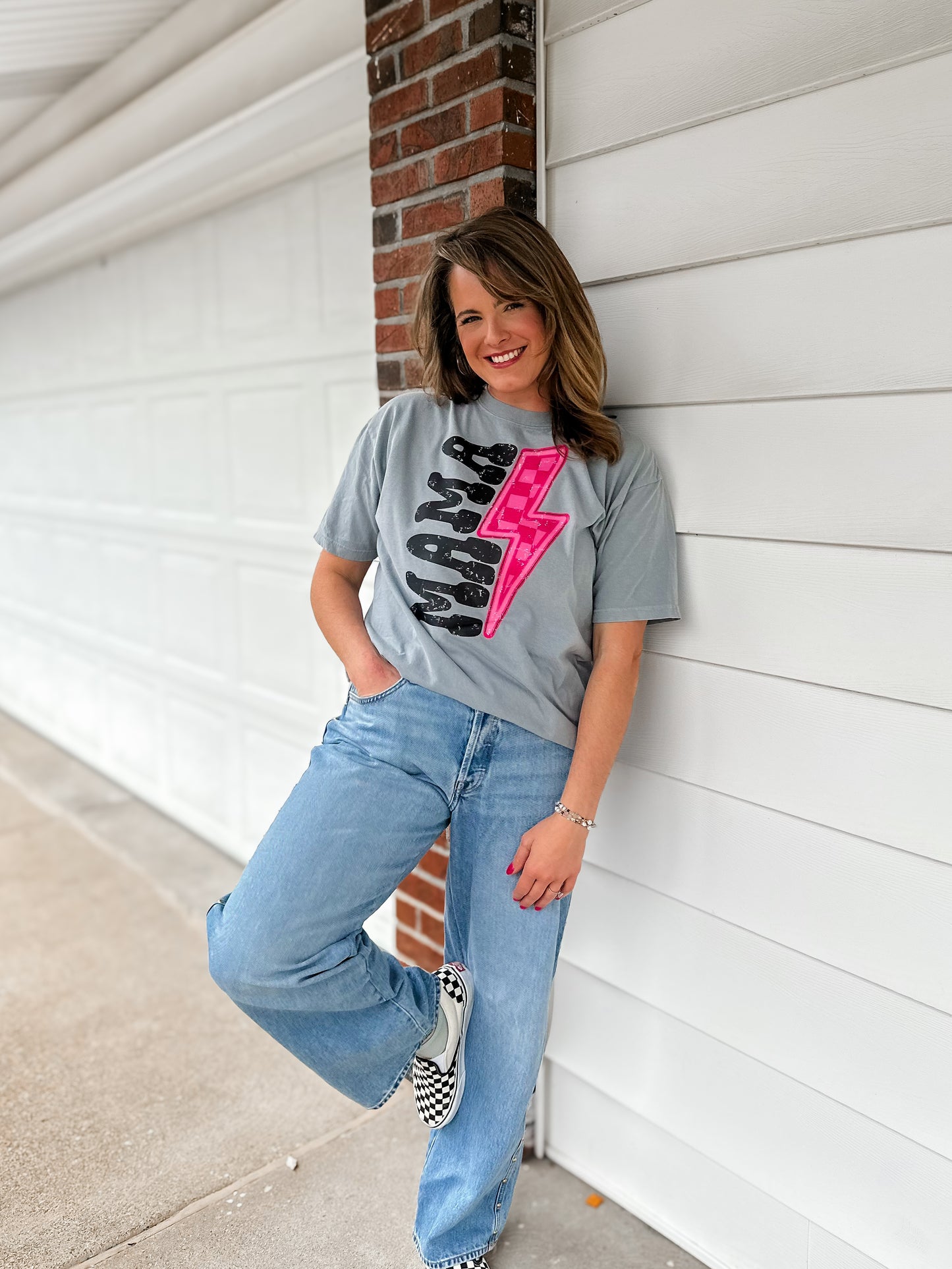 Trendy Mama Tee (Comfort Colors)