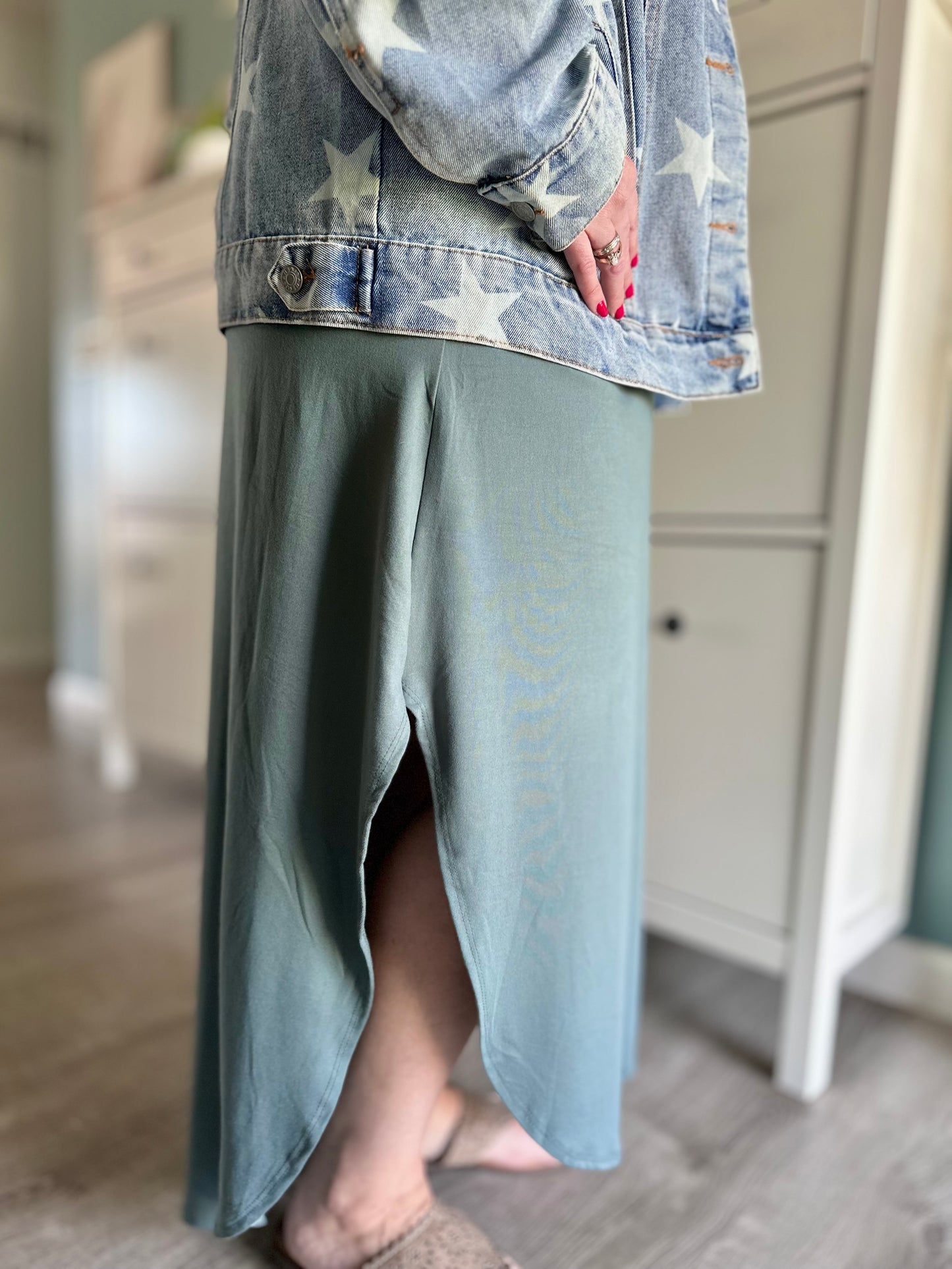 Isla’s Scallop Maxi