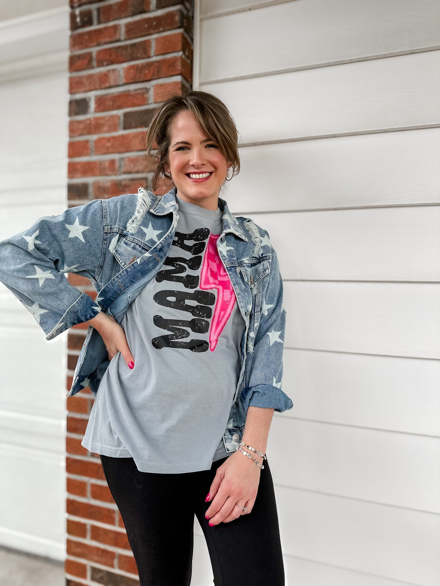 Trendy Mama Tee (Comfort Colors)