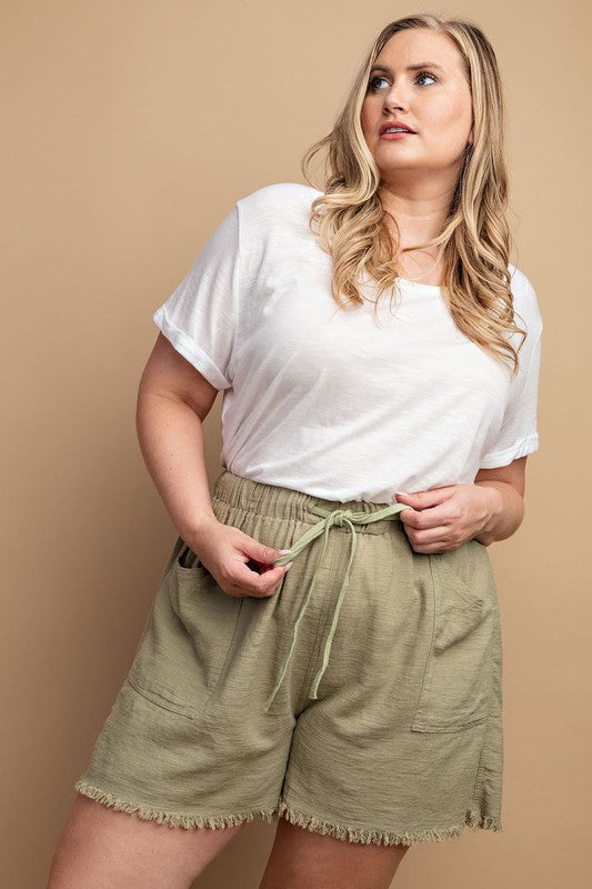 Curvy Girl Frayed Hem Shorts